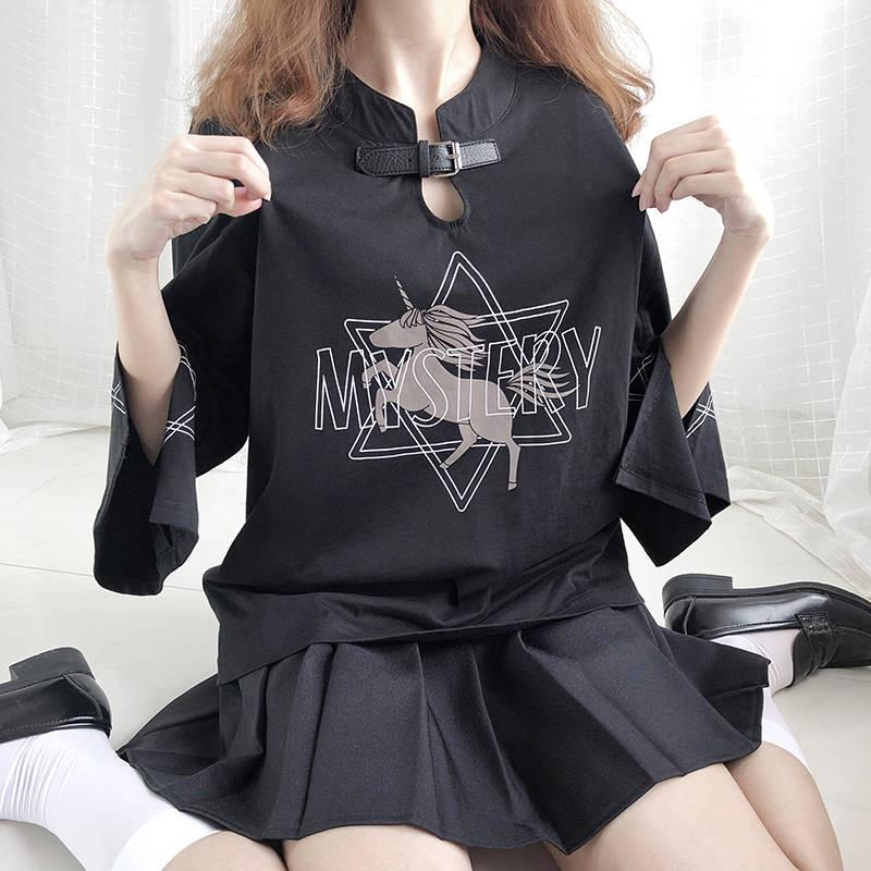 Black Unicorn Shirt - Aesthetic Clothing