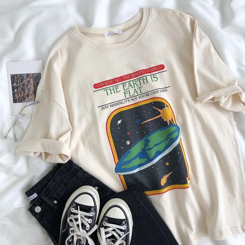 The Earth Is Flat Shirt - Aesthetic Clothing