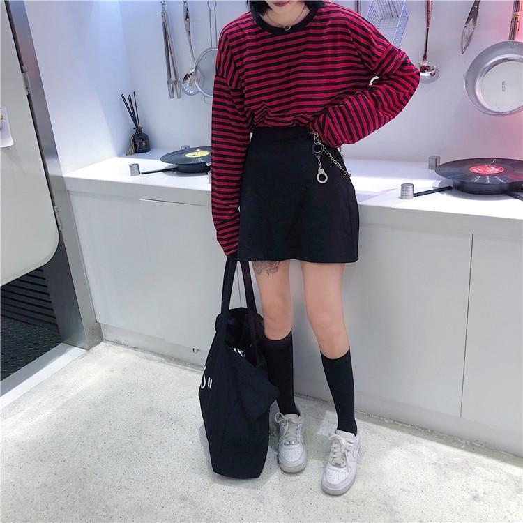 https://aesthetic-clothing.com/cdn/shop/products/aesthetic-clothing-korean-style-oversized-shirt-850_2048x2048.jpg?v=1635410949