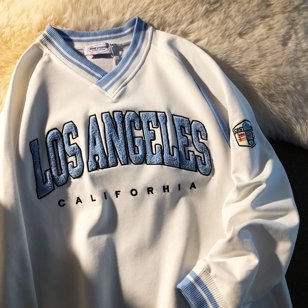 Los Angeles Sweatshirt - Aesthetic Clothing
