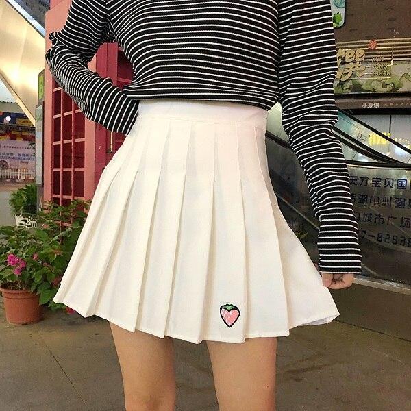 Pleated white skirt aesthetic best sale